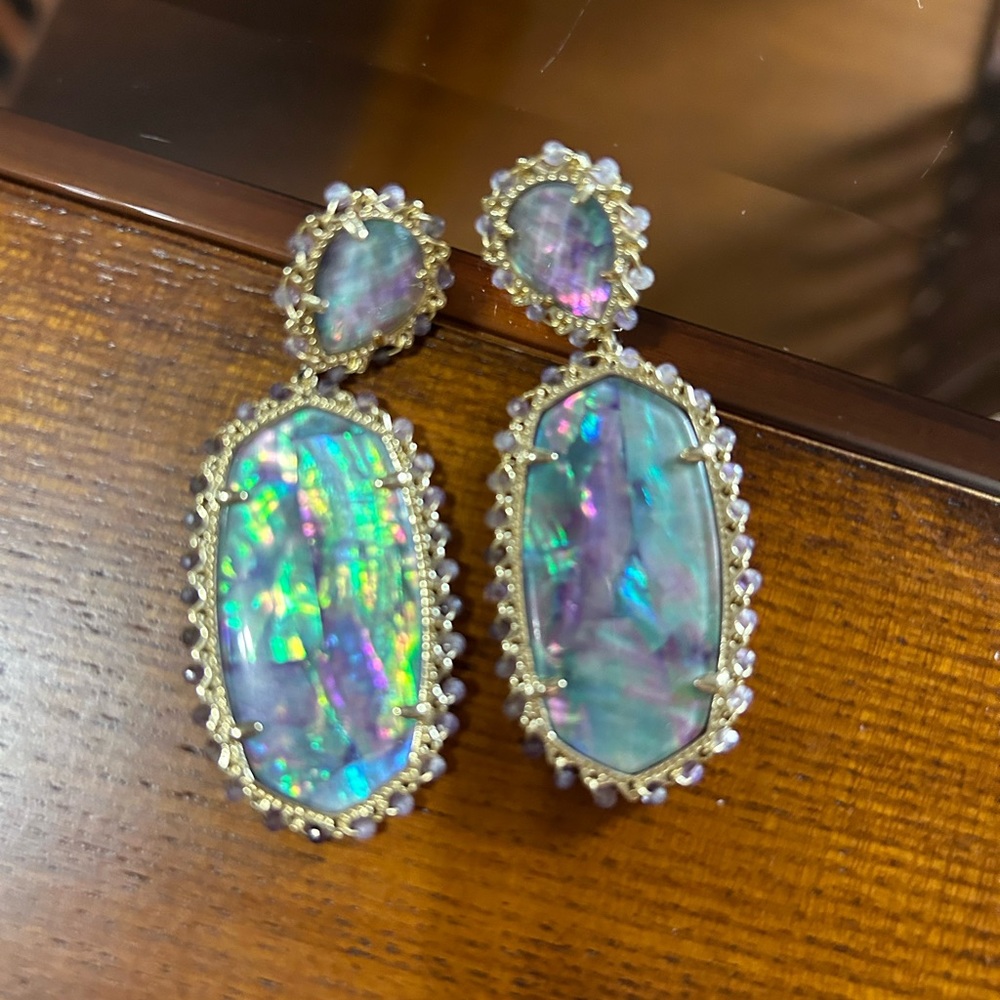 Kendra Scott Parsons Statement earrings with lilac abalone in gold